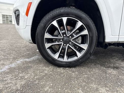 Used 2022 Jeep Grand Cherokee Overland w/ Advanced Protech Group III image 30