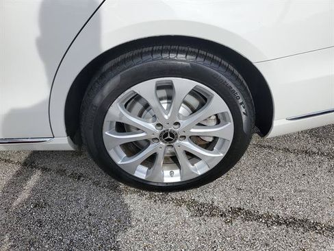 Used 2018 Mercedes-Benz E 400 4MATIC Wagon image 31
