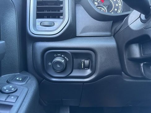 Used 2024 RAM 2500 Tradesman w/ Chrome Appearance Group image 13