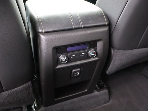 Used 2023 Chevrolet Traverse LT image 42