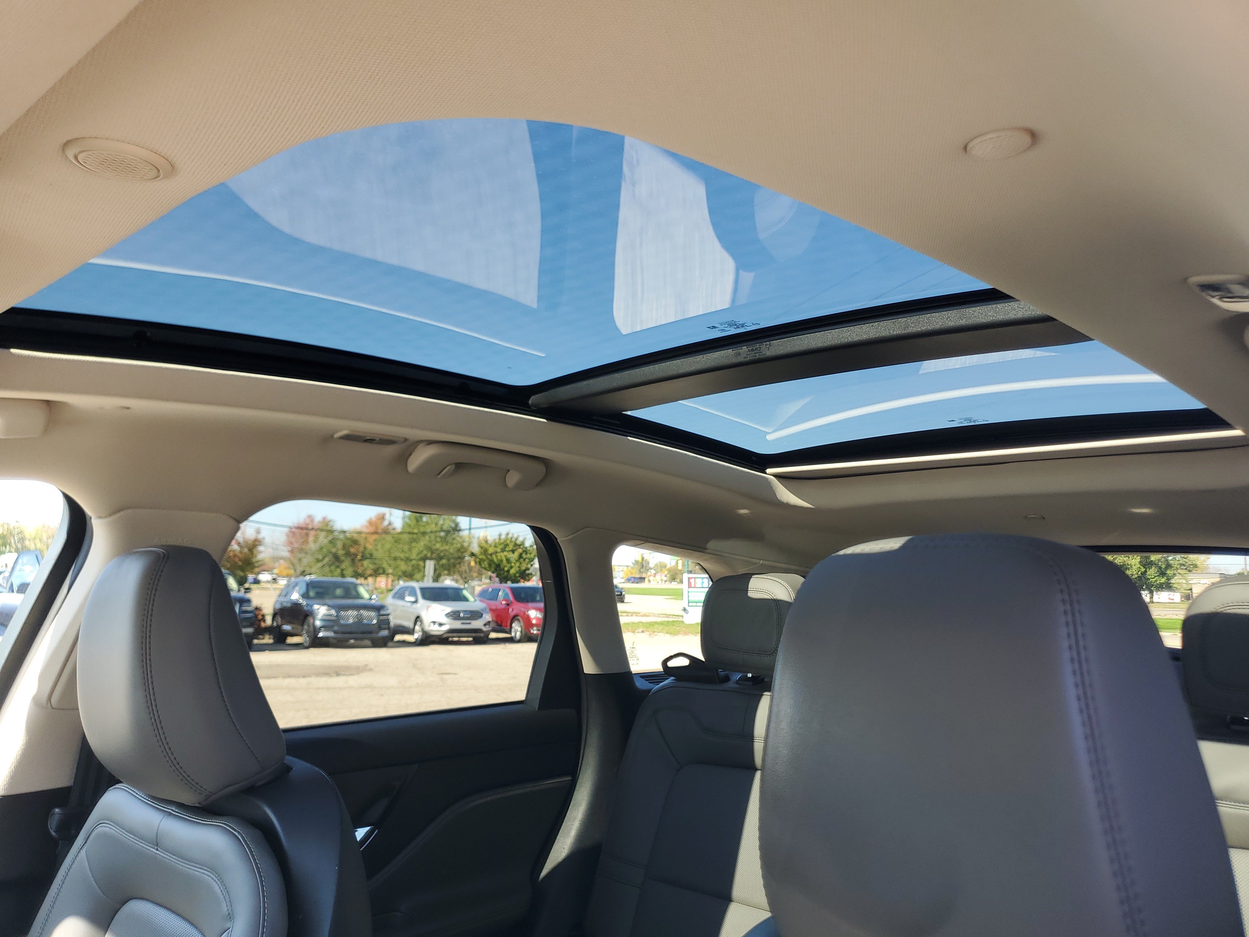 Certified 2023 Lincoln Corsair AWD w/ Equipment Group 101A image 11