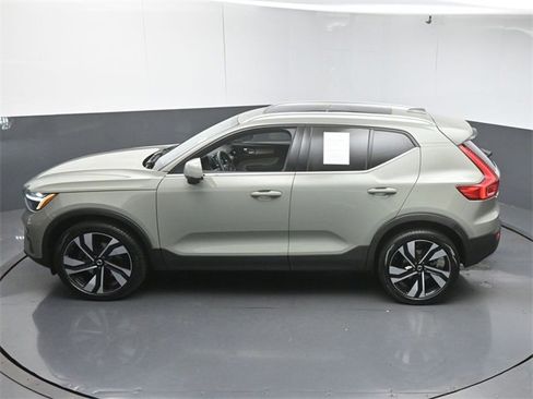 Used 2023 Volvo XC40 B5 Plus w/ Protection Package Premier image 46