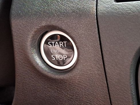 Used 2025 Nissan Frontier PRO-4X AWD/4WD image 24