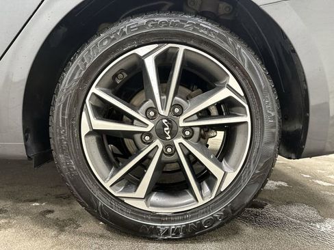 Used 2022 Kia Forte LXS FWD image 13