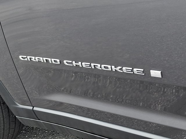 Certified 2024 Jeep Grand Cherokee Limited AWD/4WD image 35
