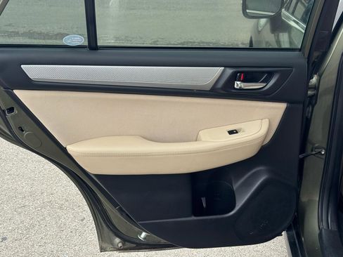 Used 2018 Subaru Outback 2.5i Premium image 14