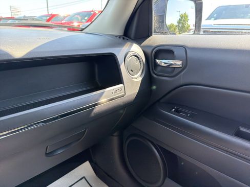 Used 2016 Jeep Patriot Sport w/ Power Value Group AWD/4WD image 21