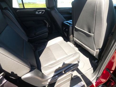 Used 2023 Chevrolet Tahoe Z71 w/ Luxury Package AWD/4WD image 28