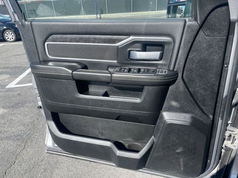 Used 2024 RAM 2500 Big Horn w/ Safety Group image 20