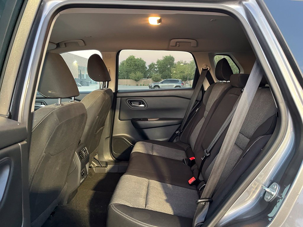 Used 2024 Nissan Rogue SV FWD image 17