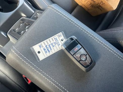 New 2025 Ford Bronco Badlands image 28