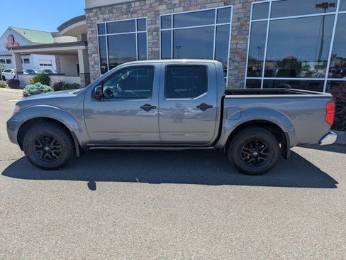 Used 2019 Nissan Frontier SV AWD/4WD image 2