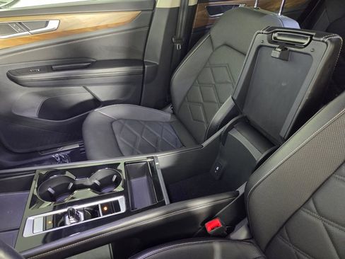 Used 2024 Volkswagen Atlas SE FWD image 20