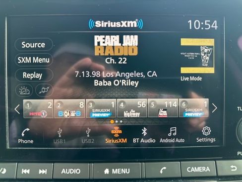 Used 2024 Nissan Pathfinder S image 16