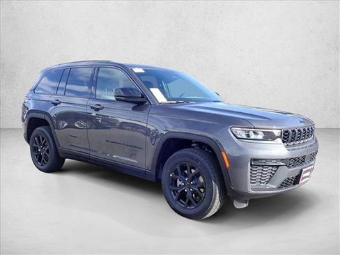 New 2026 Jeep Grand Cherokee Altitude AWD/4WD image 6