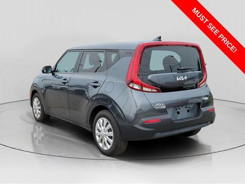 Used 2022 Kia Soul LX FWD image 3