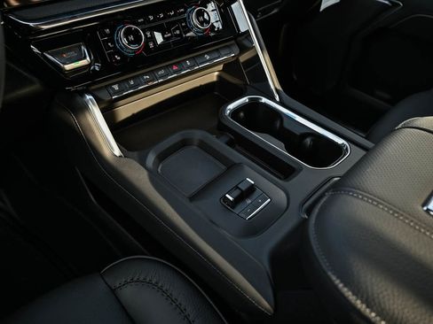 New 2026 GMC Sierra 3500 Denali w/ Denali Reserve Package image 25