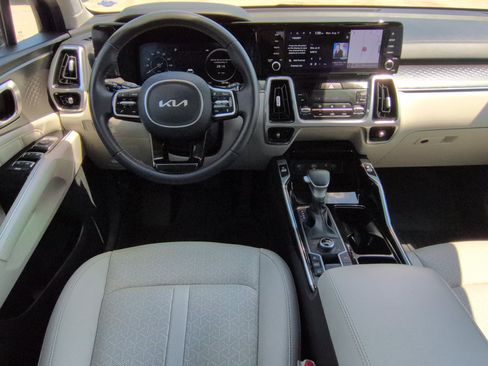 Used 2023 Kia Sorento SX AWD/4WD image 14