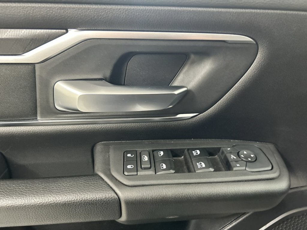 Used 2025 RAM 1500 Big Horn AWD/4WD image 11