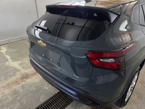 Used 2025 Chevrolet Trax LS image 10