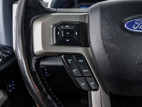 Used 2022 Ford F450 Lariat w/ Chrome Package image 17