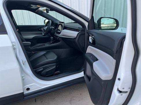 Used 2025 Jeep Compass Limited AWD/4WD image 16