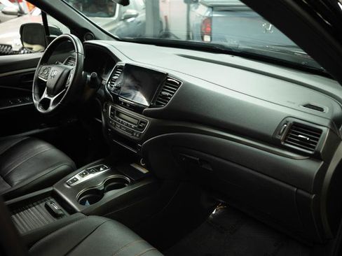 Used 2023 Honda Passport TrailSport image 15