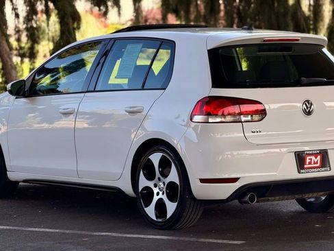 Used 2011 Volkswagen GTI Autobahn FWD image 5