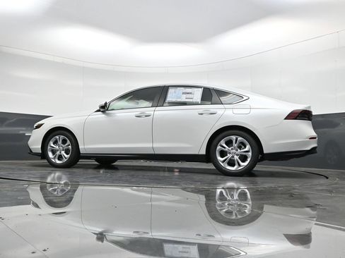 Used 2025 Honda Accord LX image 27