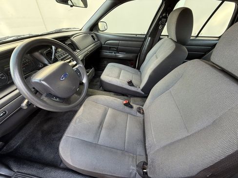 Used 2011 Ford Crown Victoria Police Interceptor image 10