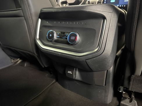 Used 2025 Ford Expedition Active AWD/4WD image 20