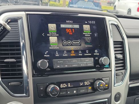 Used 2021 Nissan Titan SV w/ SV Convenience Package image 25