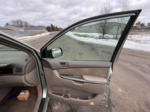 Used 2009 Toyota Sienna CE image 26