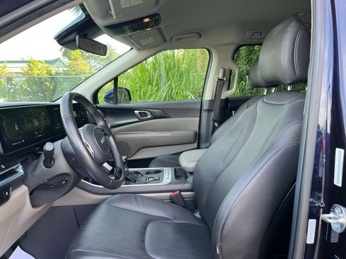 Used 2026 Kia Carnival FWD image 27