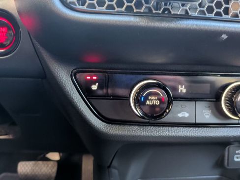 Certified 2025 Honda HR-V Sport image 23