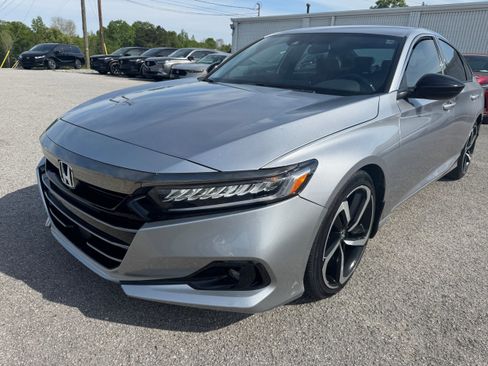 Used 2022 Honda Accord Sport image 2