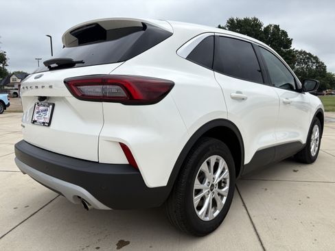 Used 2023 Ford Escape Active w/ Tech Pack #1 FWD image 4