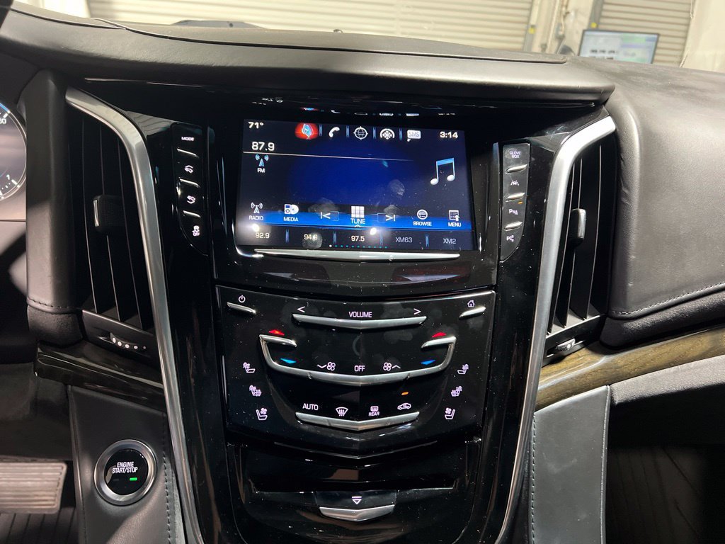 Used 2019 Cadillac Escalade Platinum AWD/4WD image 33