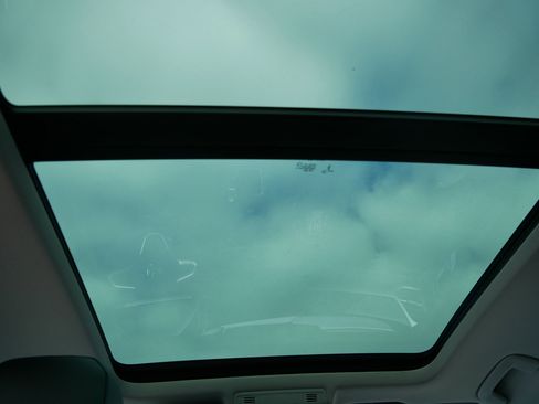 New 2026 Volkswagen Taos SEL image 8