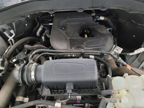 Used 2020 Ford Explorer XLT w/ Comfort Package image 30