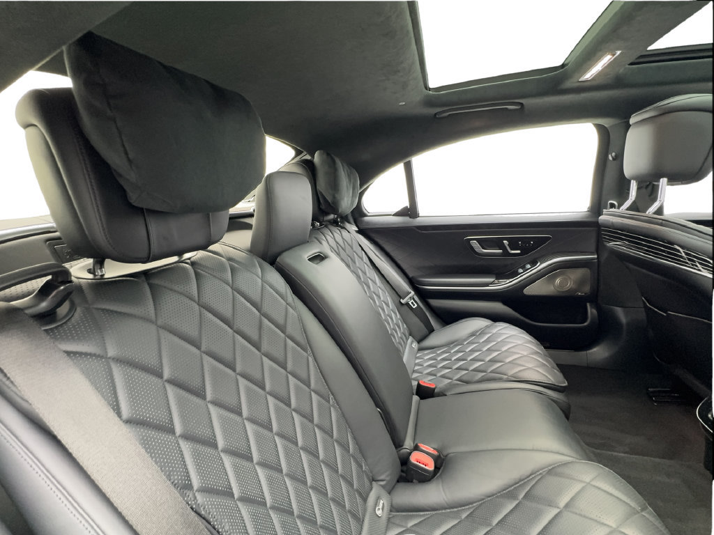Used 2022 Mercedes-Benz S 500 4MATIC w/ AMG Line Package image 29