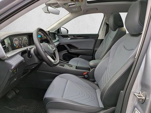 New 2026 Volkswagen Tiguan SE image 4