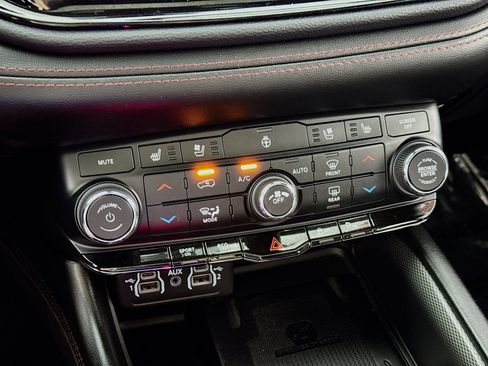Used 2021 Dodge Durango R/T w/ Blacktop Package AWD/4WD image 19