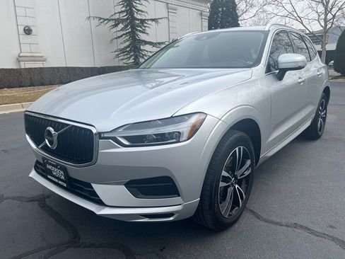 Used 2020 Volvo XC60 T6 Momentum image 3