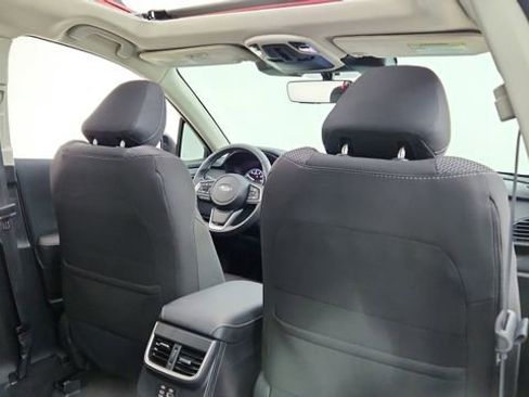 Used 2025 Subaru Outback Premium image 27