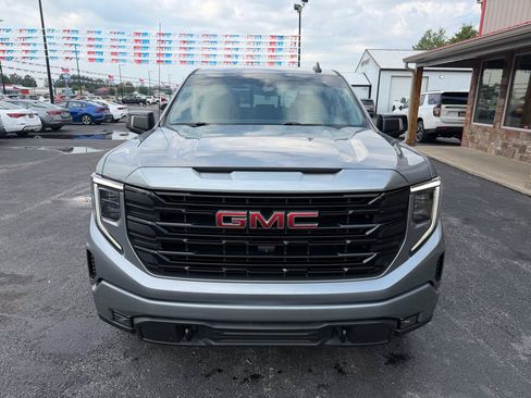 Used 2023 GMC Sierra 1500 Elevation w/ Elevation Premium Package AWD/4WD image 12
