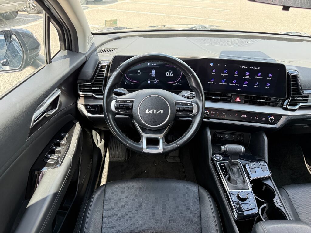 Used 2025 Kia Sportage EX FWD image 13