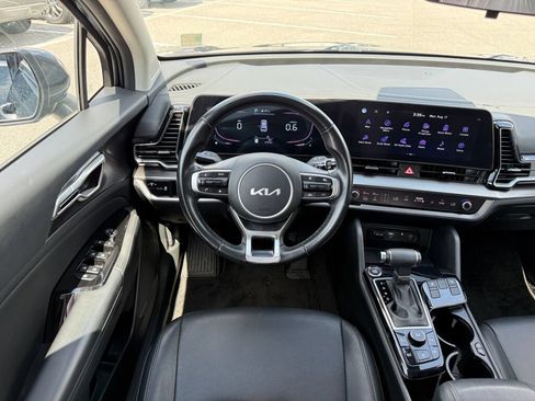 Used 2025 Kia Sportage EX FWD image 13
