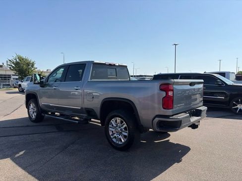 Used 2024 Chevrolet Silverado 2500 High Country w/ Technology Package AWD/4WD image 5