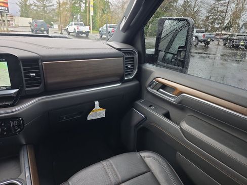 Used 2024 Chevrolet Silverado 3500 High Country w/ High Country Premium Package image 24